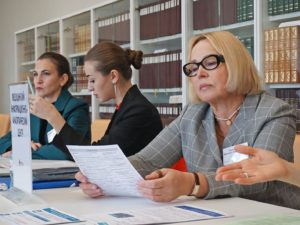 Подробнее о статье Специалисты МИАЦ проконсультировали петербуржцев старшего поколения в День правовой информации